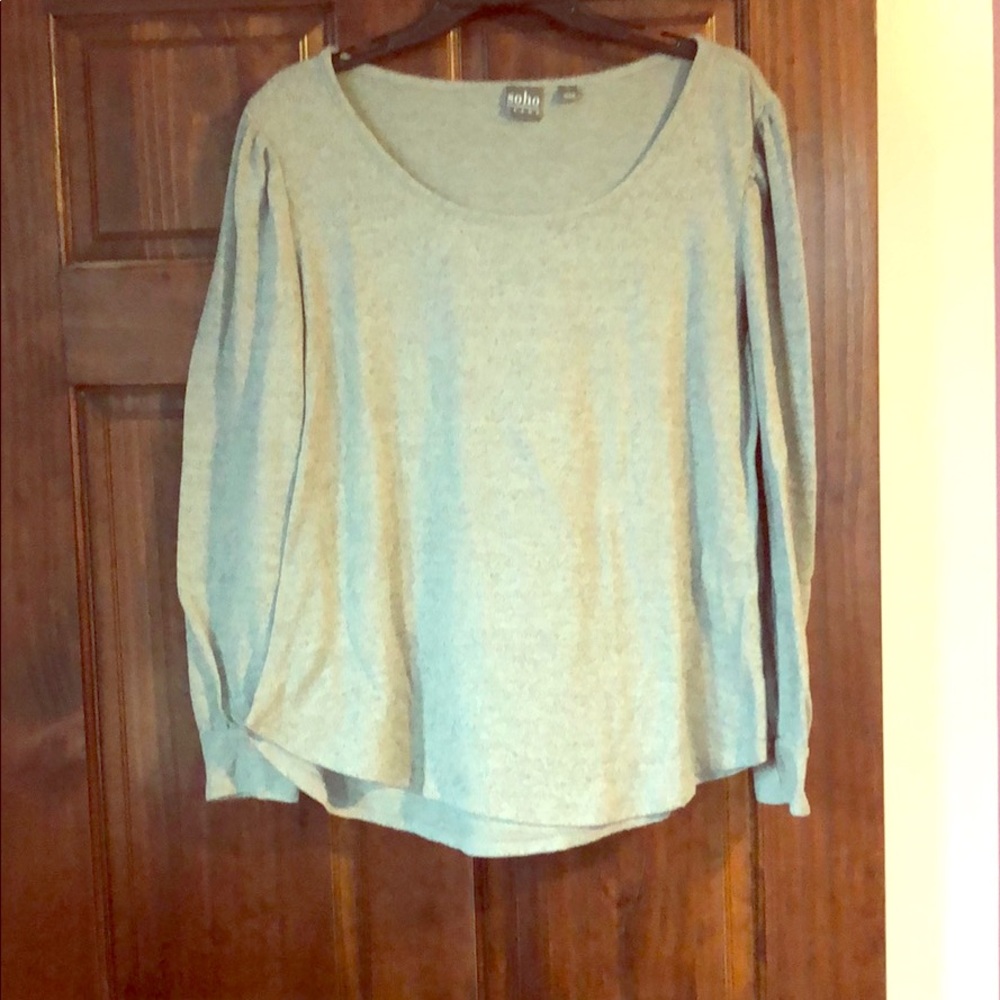 Soft scoop neck long sleeve!